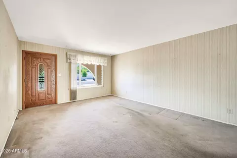 Living - 4132 E Greenway Ln, Phoenix, AZ 85032 photo 2 of 5
