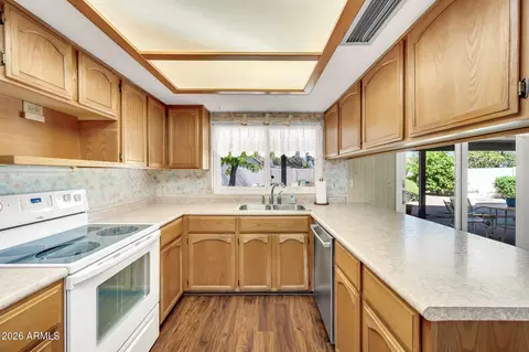 Kitchen - 4132 E Greenway Ln, Phoenix, AZ 85032 photo 1 of 3