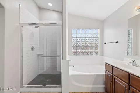 Bath - 4525 S 26th Dr, Phoenix, AZ 85041 photo 4 of 4