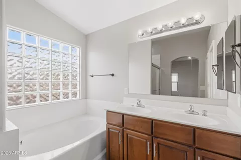 Bath - 4525 S 26th Dr, Phoenix, AZ 85041 photo 3 of 4