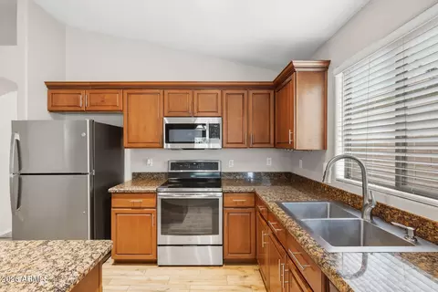 Kitchen - 4525 S 26th Dr, Phoenix, AZ 85041 photo 2 of 6