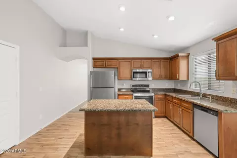 Kitchen - 4525 S 26th Dr, Phoenix, AZ 85041 photo 4 of 6