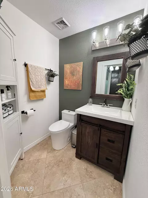 Bath - 2470 E County Down Dr, Chandler, AZ 85249 photo 4 of 4
