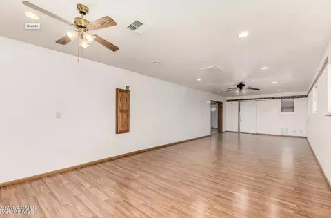Living - 1178 S Ocotillo Dr, Apache Junction, AZ 85120 photo 4 of 5