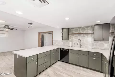 Kitchen - 1178 S Ocotillo Dr, Apache Junction, AZ 85120 photo 2 of 4