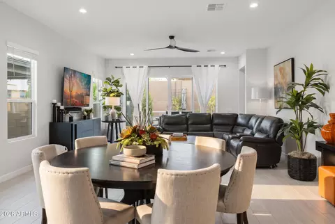 Dining - 6032 E Lone Cactus Dr, Phoenix, AZ 85054 photo 1 of 2