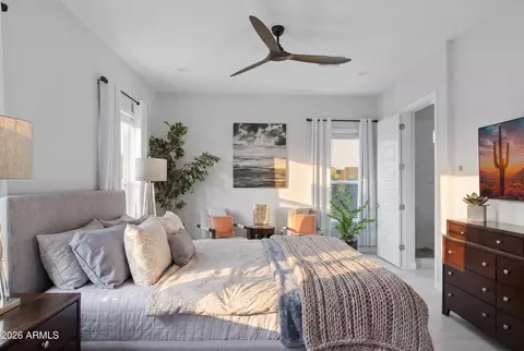 Bedroom - 6032 E Lone Cactus Dr, Phoenix, AZ 85054 photo 1 of 8