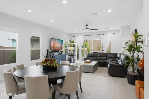 Dining - 6032 E Lone Cactus Dr, Phoenix, AZ 85054 photo 2 of 2