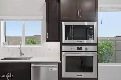Kitchen - 6032 E Lone Cactus Dr, Phoenix, AZ 85054 photo 3 of 6
