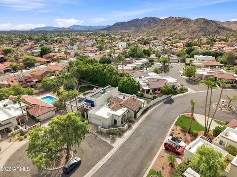 View/Area - 4615 E Monte Way, Phoenix, AZ 85044 photo 6 of 7