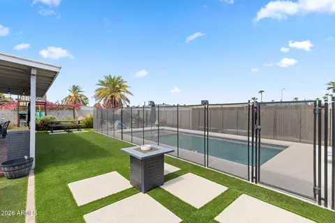 Exterior - 3318 W Pershing Ave, Phoenix, AZ 85029 photo 8 of 11