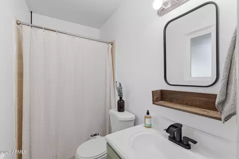 Bath - 3318 W Pershing Ave, Phoenix, AZ 85029 photo 1 of 2