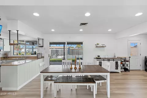 Dining - 3318 W Pershing Ave, Phoenix, AZ 85029 photo 1 of 6
