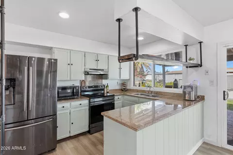 Kitchen - 3318 W Pershing Ave, Phoenix, AZ 85029 photo 1 of 3