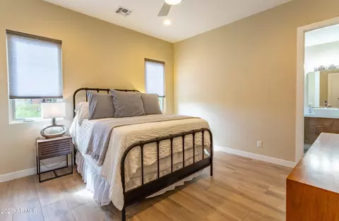 Bedroom - 340 E Osborn Rd #1, Phoenix, AZ 85012 photo 2 of 3