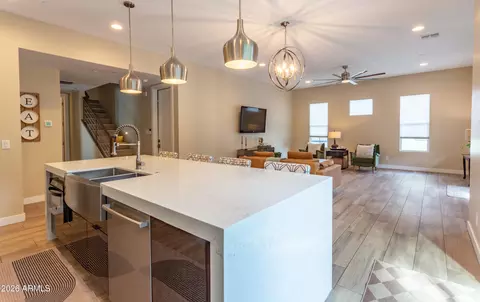 Kitchen - 340 E Osborn Rd #1, Phoenix, AZ 85012 photo 5 of 5