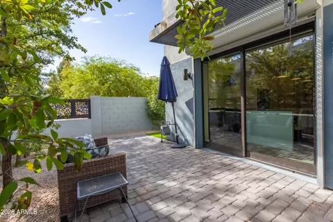 Exterior - 340 E Osborn Rd #1, Phoenix, AZ 85012 photo 4 of 8
