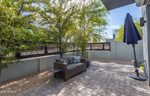 Exterior - 340 E Osborn Rd #1, Phoenix, AZ 85012 photo 5 of 8