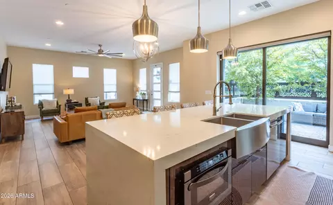 Kitchen - 340 E Osborn Rd #1, Phoenix, AZ 85012 photo 3 of 5