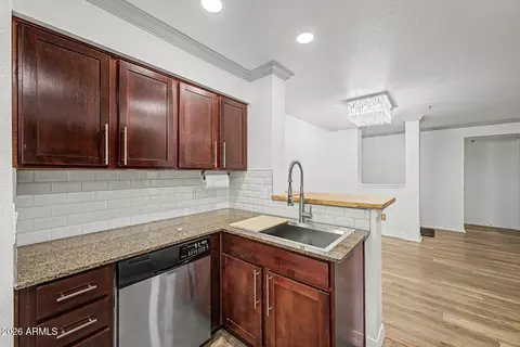 Kitchen - 2025 E Campbell Ave #127, Phoenix, AZ 85016 photo 3 of 3
