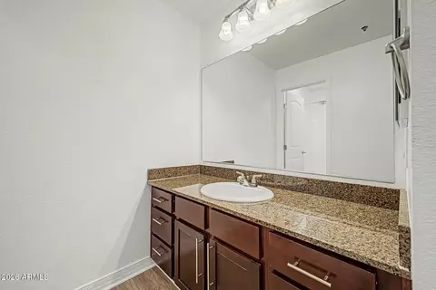 Bath - 2025 E Campbell Ave #127, Phoenix, AZ 85016 photo 1 of 2