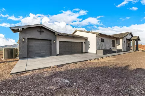Exterior - 1829 W Cloud Rd, Phoenix, AZ 85086 photo 8 of 34