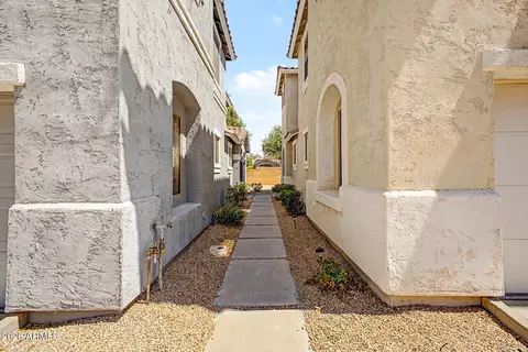 Exterior - 889 E Stottler Dr, Gilbert, AZ 85296 photo 7 of 9