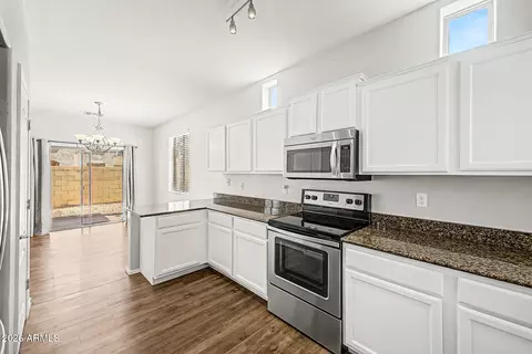 Kitchen - 889 E Stottler Dr, Gilbert, AZ 85296 photo 2 of 3