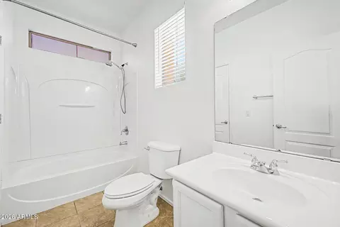 Bath - 889 E Stottler Dr, Gilbert, AZ 85296 photo 3 of 3