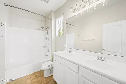 Bath - 889 E Stottler Dr, Gilbert, AZ 85296 photo 2 of 3