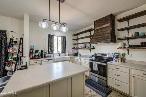 Kitchen - 4532 E Oxford Ln, Gilbert, AZ 85295 photo 3 of 4