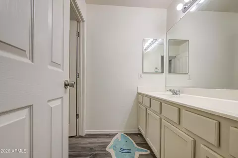 Bath - 4532 E Oxford Ln, Gilbert, AZ 85295 photo 3 of 3