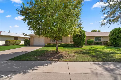 9533 W Shasta Dr, Sun City, AZ 85351