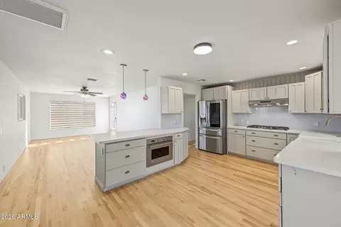 Kitchen - 4234 Earll Dr, Phoenix, AZ 85018 photo 3 of 4