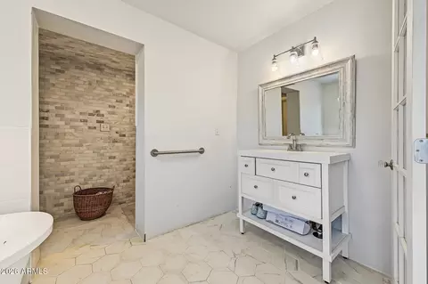 Bath - 4234 Earll Dr, Phoenix, AZ 85018 photo 1 of 4