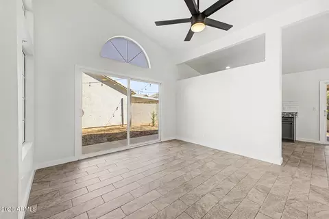 Living - 1701 E Carter Rd, Phoenix, AZ 85042 photo 2 of 4