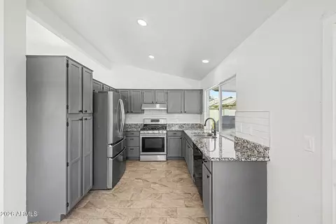 Kitchen - 1701 E Carter Rd, Phoenix, AZ 85042 photo 1 of 3