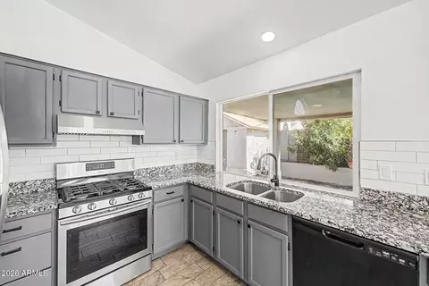 Kitchen - 1701 E Carter Rd, Phoenix, AZ 85042 photo 2 of 3