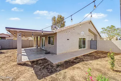 Exterior - 1701 E Carter Rd, Phoenix, AZ 85042 photo 4 of 5