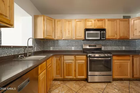 Kitchen - 2935 E Flower St, Phoenix, AZ 85016 photo 2 of 3