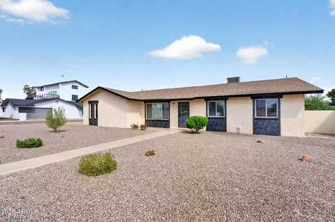 Exterior - 2826 E Cactus Rd, Phoenix, AZ 85032 photo 6 of 7