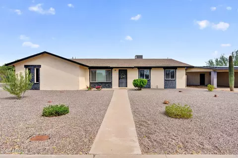 Exterior - 2826 E Cactus Rd, Phoenix, AZ 85032 photo 5 of 7