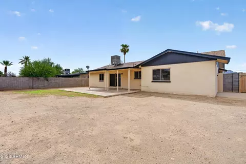Exterior - 2826 E Cactus Rd, Phoenix, AZ 85032 photo 4 of 7