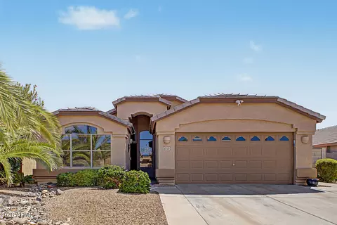 10233 W Daley Ln, Peoria, AZ 85383