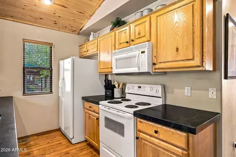 Kitchen - 2332 Buffalo Loop, Overgaard, AZ 85933 photo 4 of 4