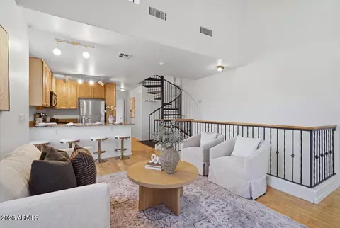 Living - 4076 E Jasper Dr, Gilbert, AZ 85296 photo 2 of 3