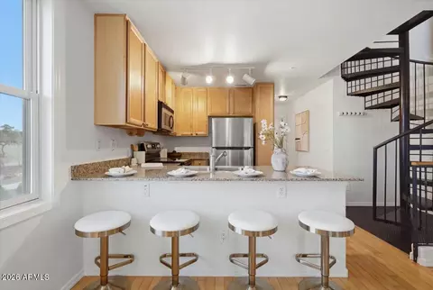 Kitchen - 4076 E Jasper Dr, Gilbert, AZ 85296 photo 2 of 4