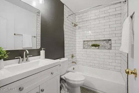 Bath - 4076 E Jasper Dr, Gilbert, AZ 85296 photo 1 of 2