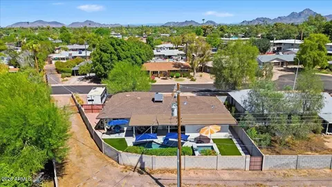 View/Area - 1209 W Medlock Dr, Phoenix, AZ 85013 photo 2 of 4