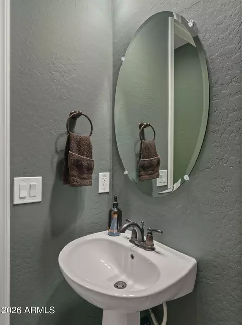 Bath - 9710 E Tumbleweed Ave, Mesa, AZ 85212 photo 2 of 9